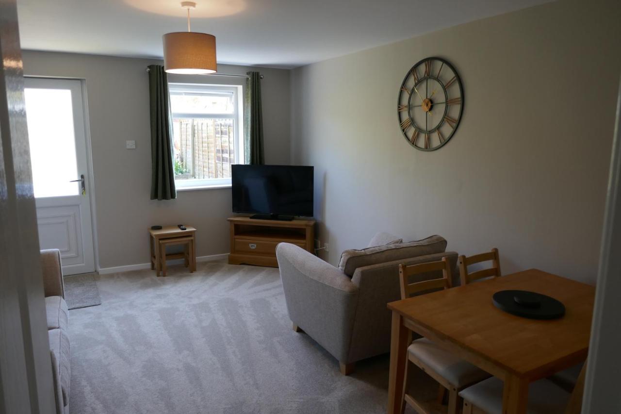 2 Bedroom House Walking Distance To City Centre With Free Parking York Kültér fotó