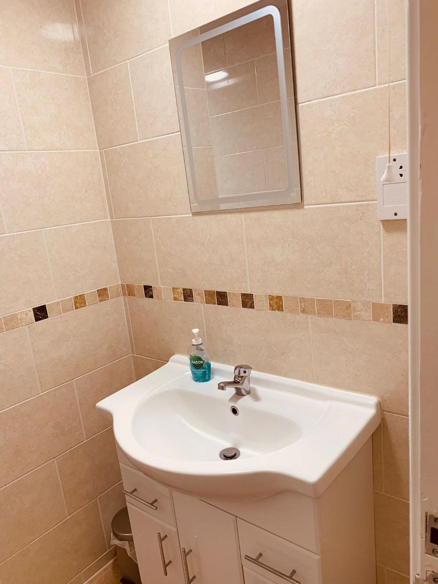 2 Bedroom House Walking Distance To City Centre With Free Parking York Kültér fotó